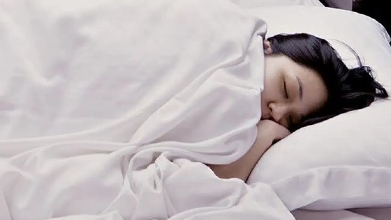 Geceleri Sık Sık Uyanıyor Musunuz? Uzmanlardan Önemli Tespitler Var!