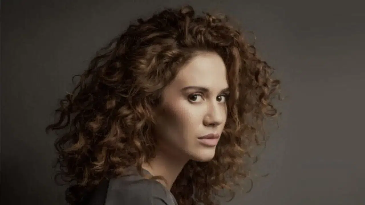 Ekin Türkmen Kimdir ve Hangi Dizilerde Rol Almıştır?