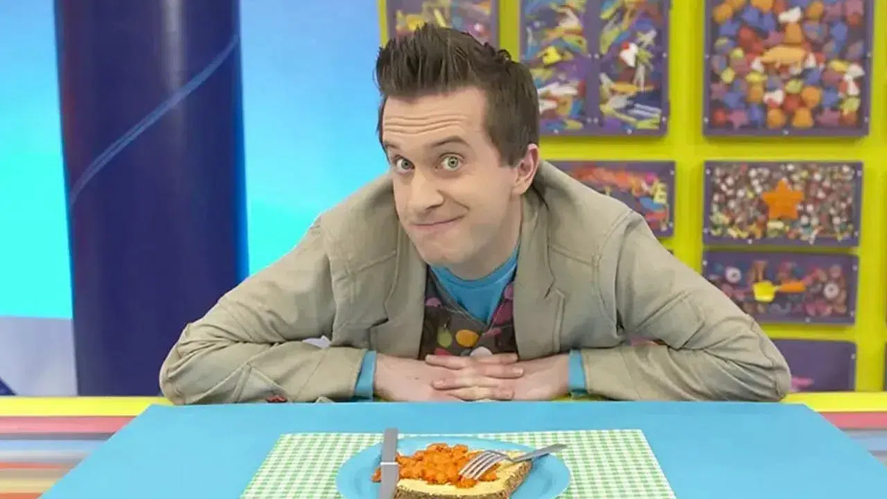 Bay Becerikli karakteriyle tanınan Phil Gallagher hayatta mı? Ölüm iddiaları neden ortaya çıktı?