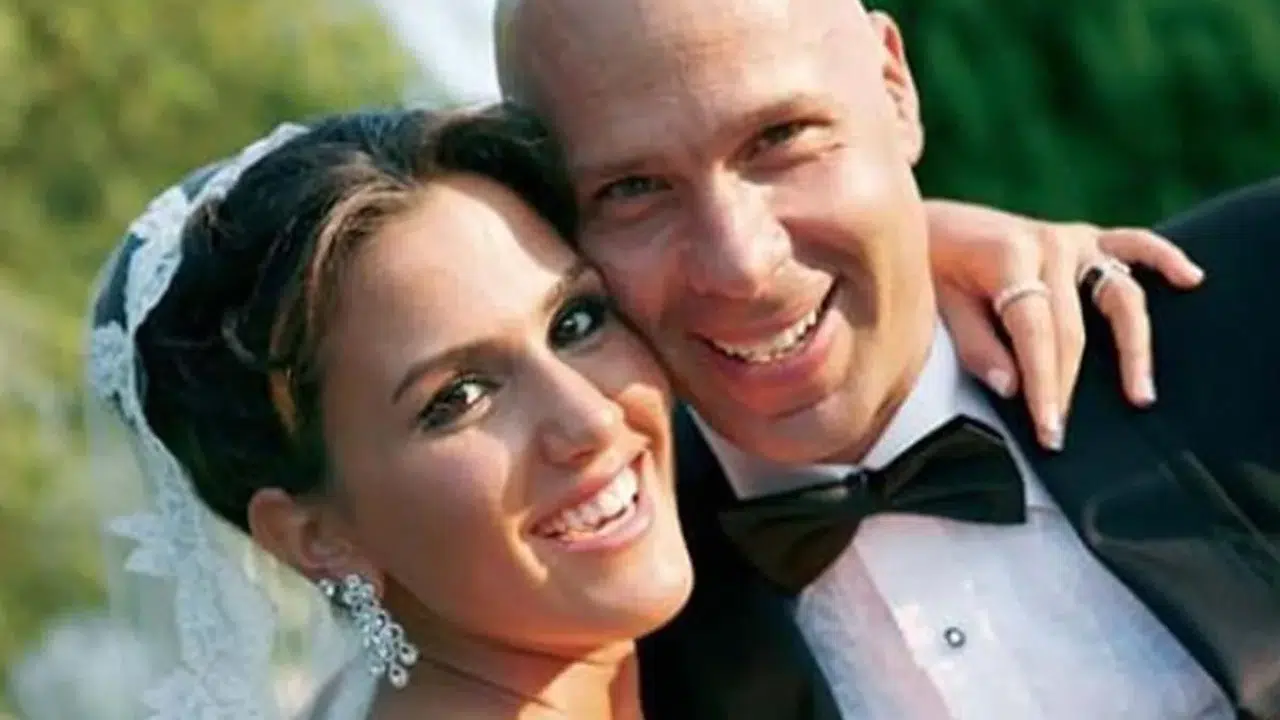 Sine İçli kimdir ve ne iş yapmaktadır? Esat Yontunç'un eski eşi hakkında merak edilenler