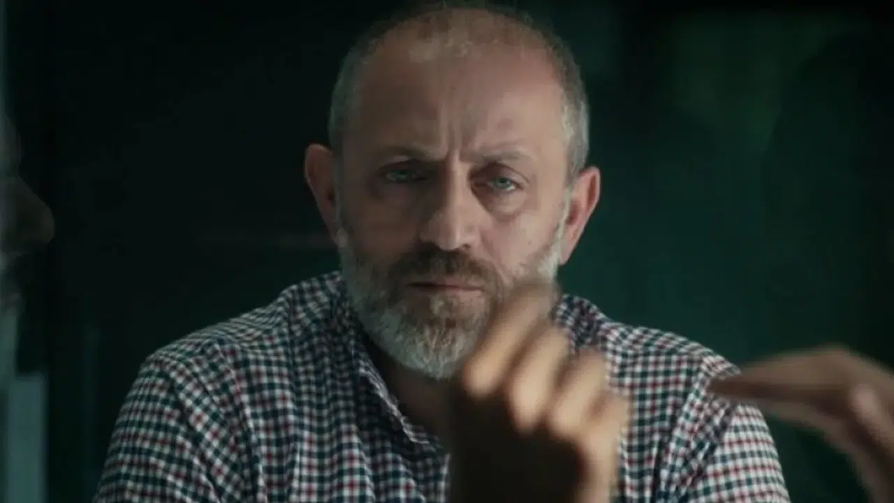 Hilmi Özçelik kimdir, yaşı, memleketi ve oyunculuk kariyeri hakkında merak edilenler nelerdir?