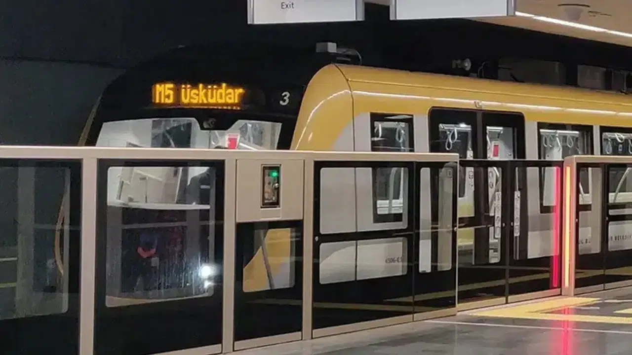 Sultanbeyli metrosu açıldı mı? M5 metro kapalı mı?