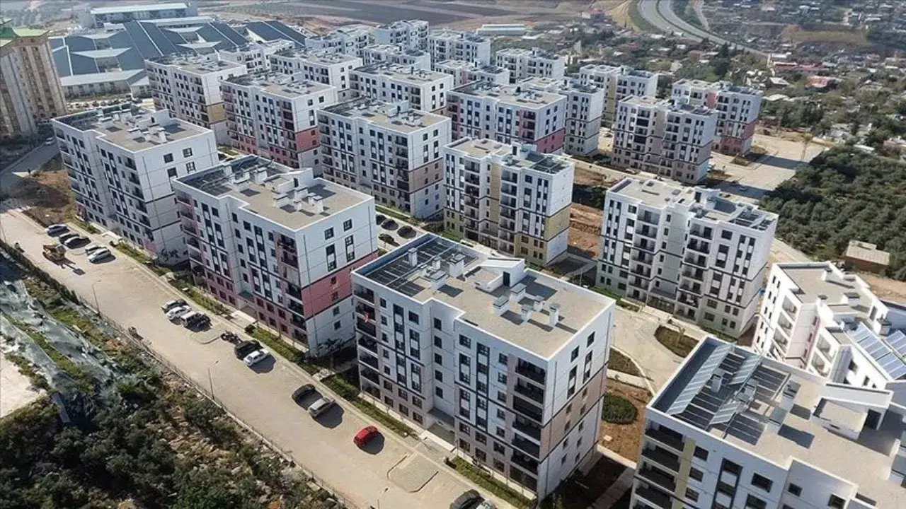 Türkiye'de Konut Fiyatları Neden Yükseliyor? Büyükşehirlerdeki Artışlar Ne Anlama Geliyor?