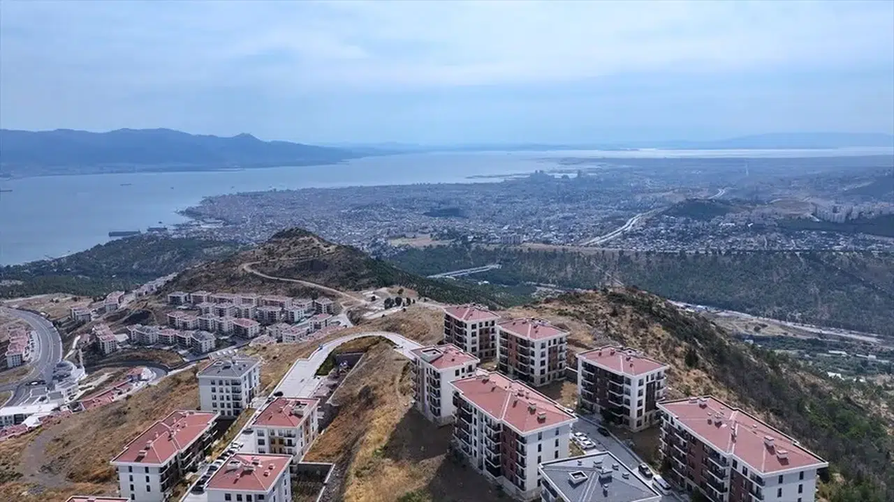 Çevre Bakanı Kurum’dan İzmir Mesajı: Dirençli Kent