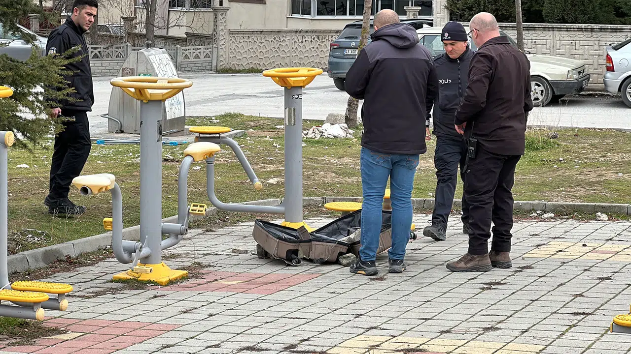 Kütahya'da Çocuk Parkında Bırakılan Valiz Patlatıldı