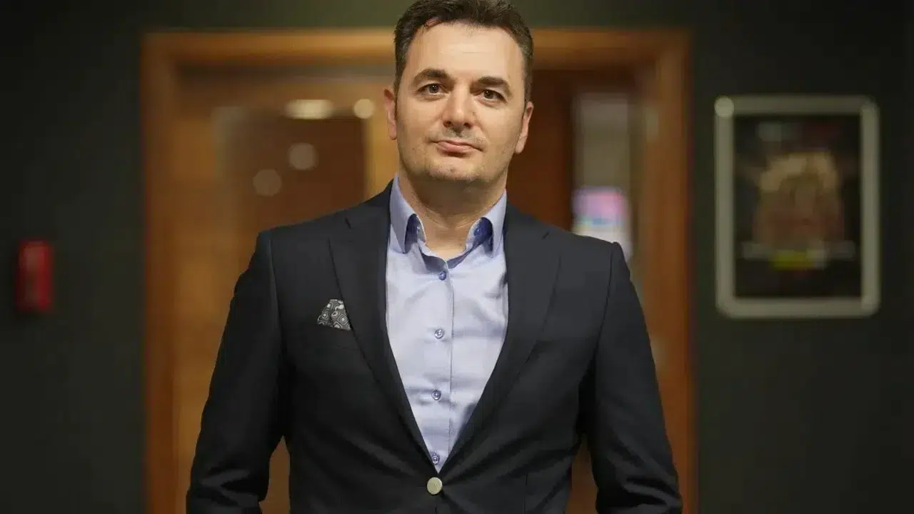 Ekol TV Genel Yayın Yönetmeni Tamer Oskay kimdir? İşte hayatı ve kariyeri