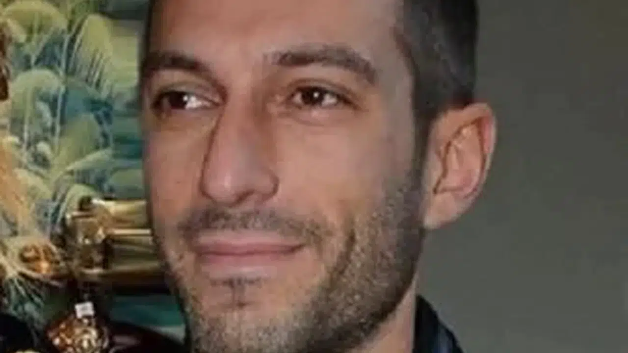 Allan Hakko kimdir, kaç yaşında ve ne iş yapmaktadır?