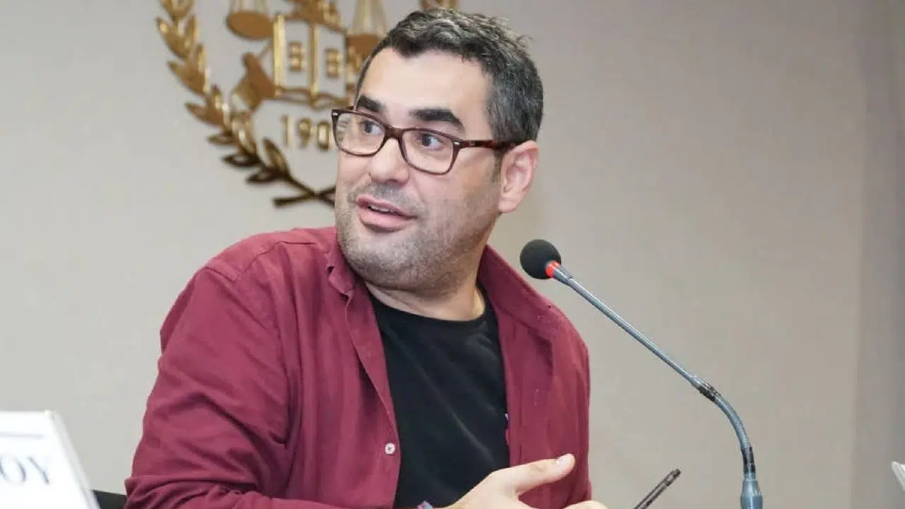 Gazeteci Enver Aysever kimdir, kaç yaşında nereli ve neden gözaltına alındı?