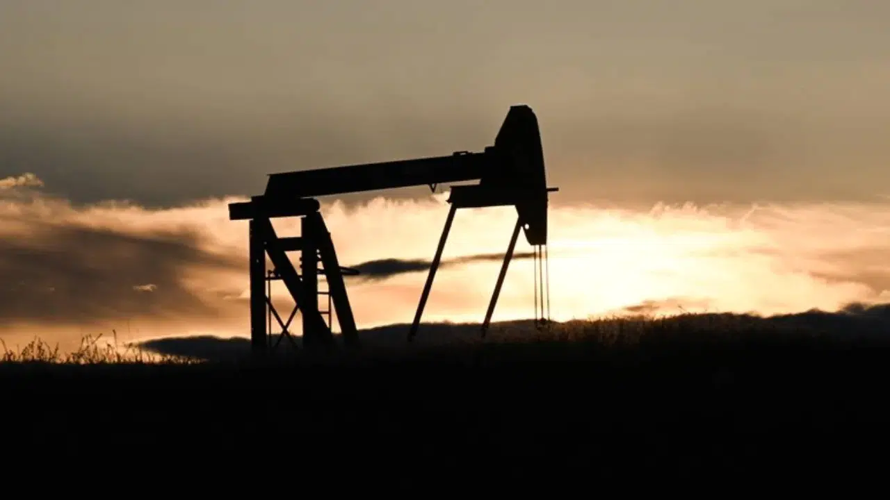 ABD ve İsrail'in İran'a Yönelik Saldırılarının Ardından Petrol Fiyatları Artacak mı?