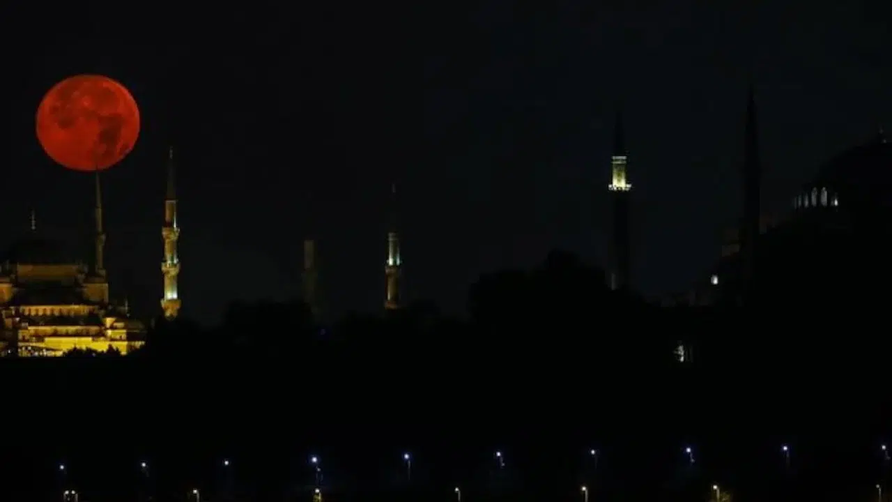 2026 Kanlı Ay Tutulması Ne Zaman Gerçekleşecek ve Türkiye'den Görülebilecek Mi?