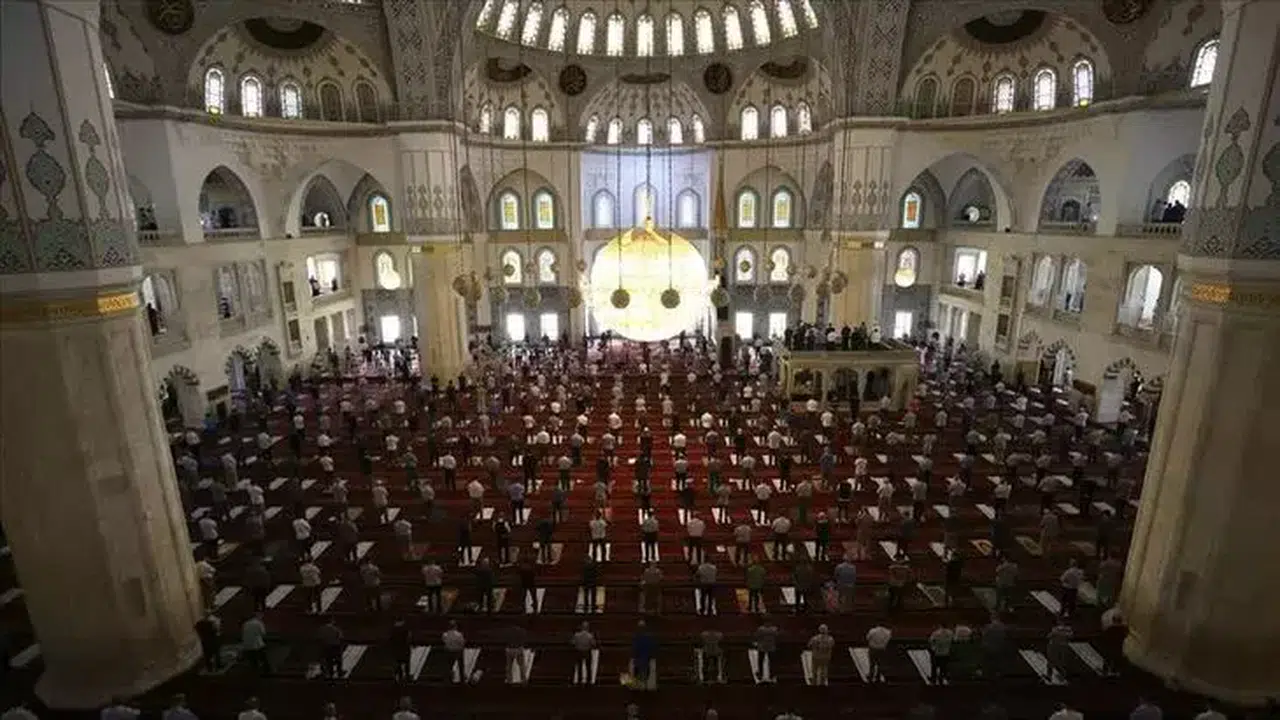 2026 İlk teravih namazı ne zaman kılınacak? İstanbul, Ankara ve İzmir namaz saatleri