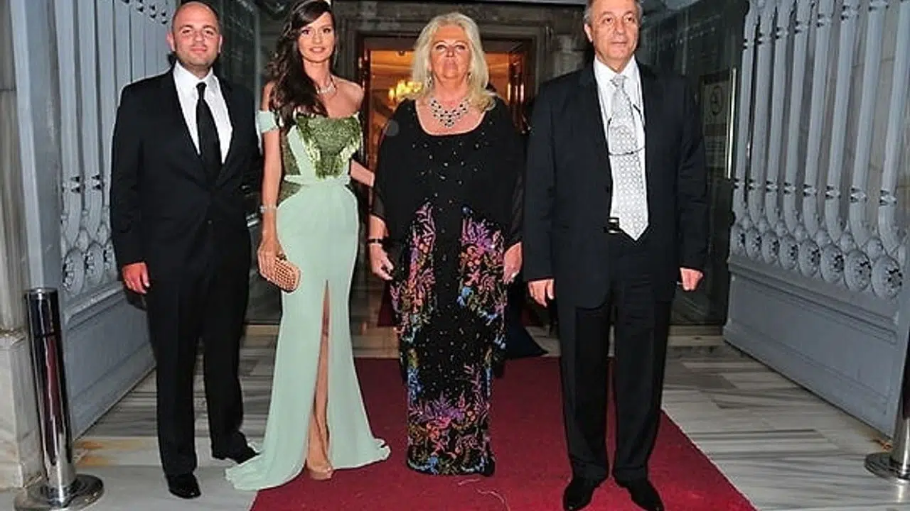 Emine Özilhan kimdir, kaç yaşında ve nereli? İşte ailesine dair merak edilenler