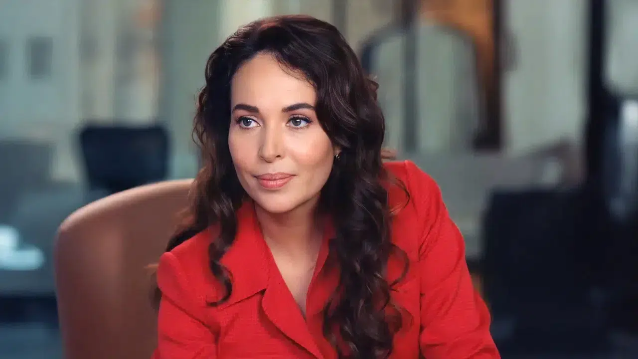 Sevdiğim Sensin dizisindeki İnci Aldur karakterini canlandıran Esra Ronabar kimdir?