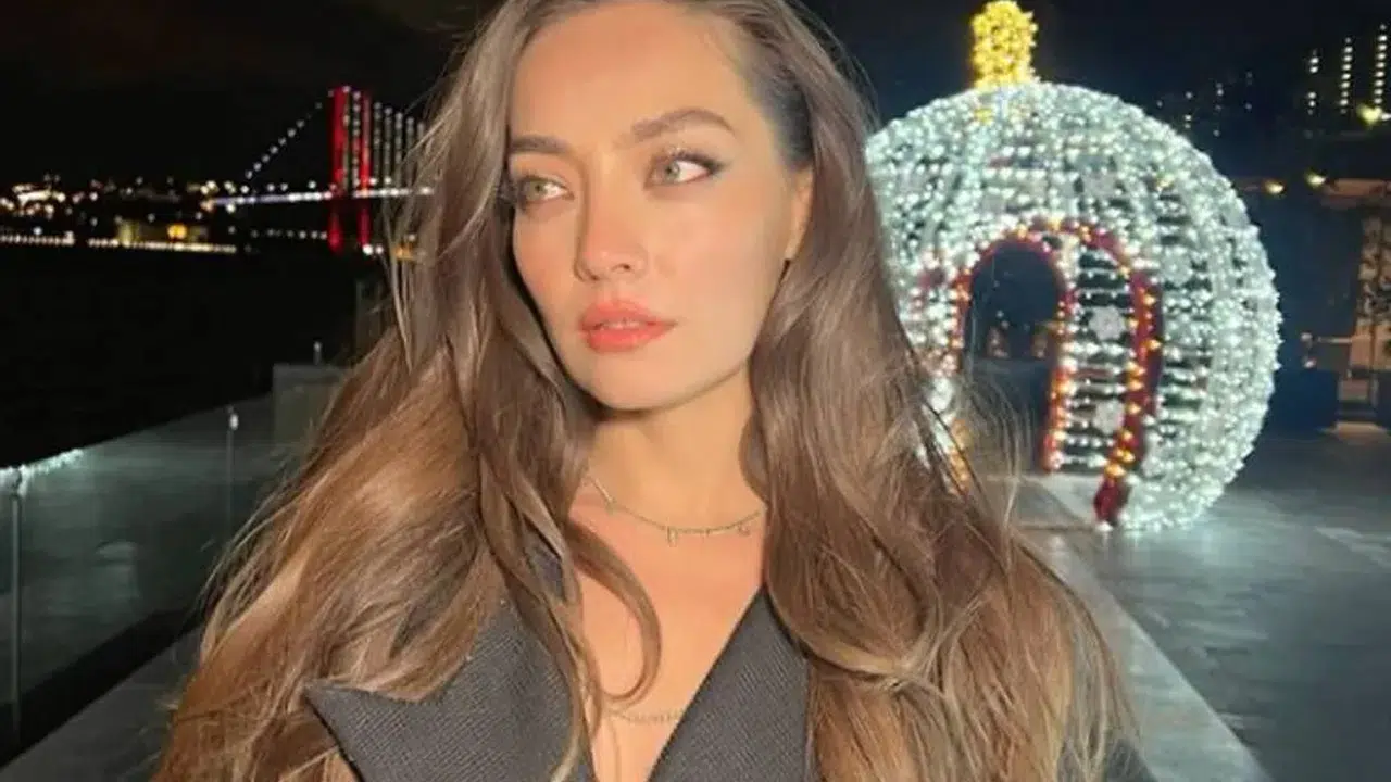 Zeynep Tuğçe Bayat kimdir, kaç yaşında ve nereli? Hangi dizi ve filmlerde oynadı?