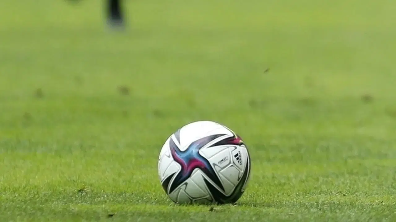 Milyonlarca futbolcuyu yakından ilgilendiriyor: Transfer sezonu ne zaman, ayın kaçında bitiyor?