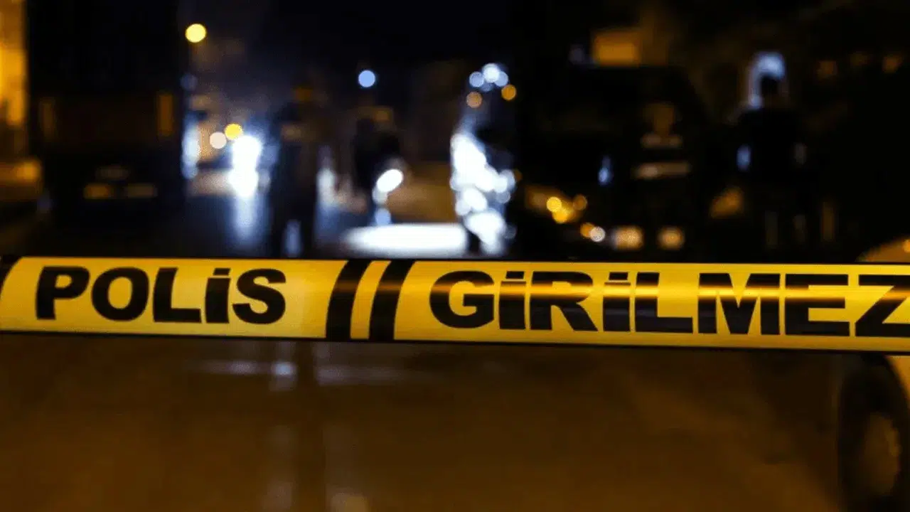 İzmir'de polis yeleği ile evinin önüne kadar geldi, katledip kaçtı