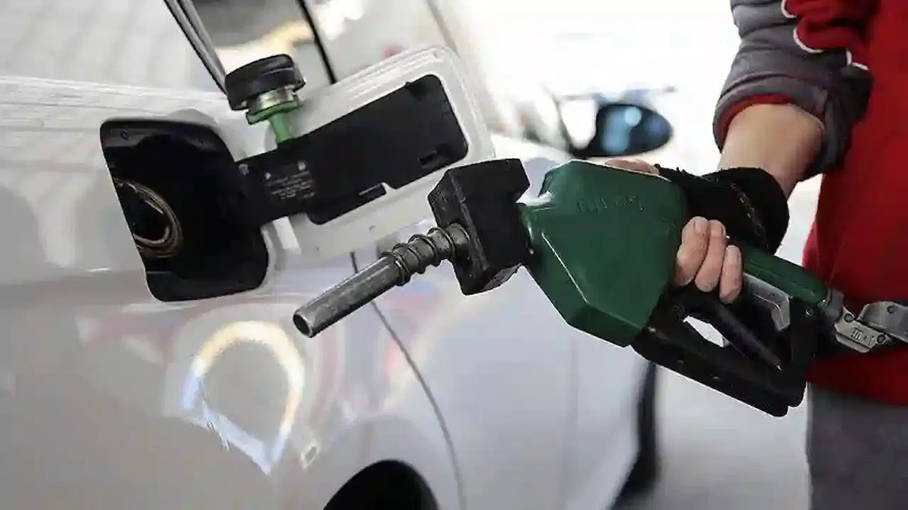 Akaryakıt fiyatlarına gece yarısı zam! Benzin, motorin ve LPG ne kadar oldu?