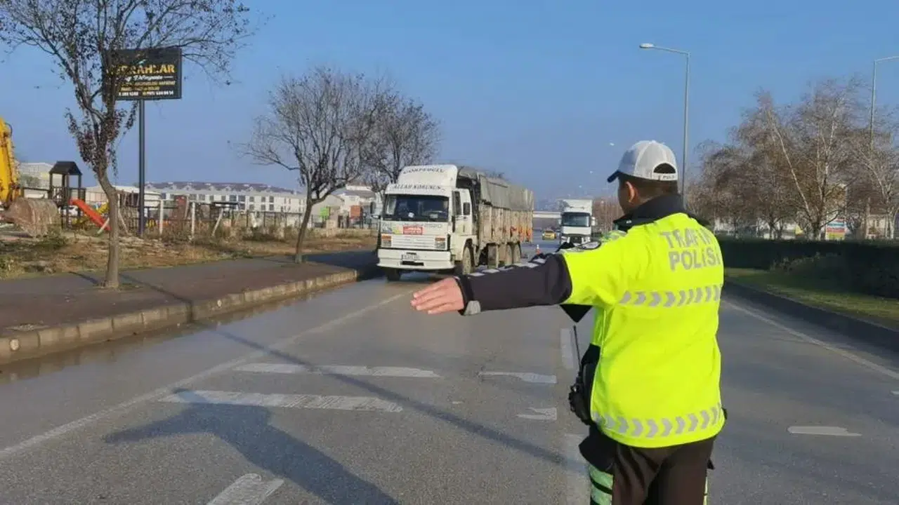 Milyonlarca sürücüyü ilgilendiriyor: Kurala uymamanın cezası 75 bin lira