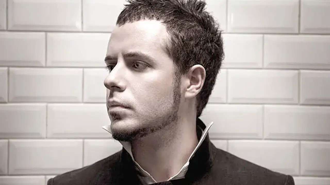 Emre Aydın kimdir, kaç yaşında ve nereli? Sanatçının biyografisi ve müzik kariyeri hakkında merak edilenler