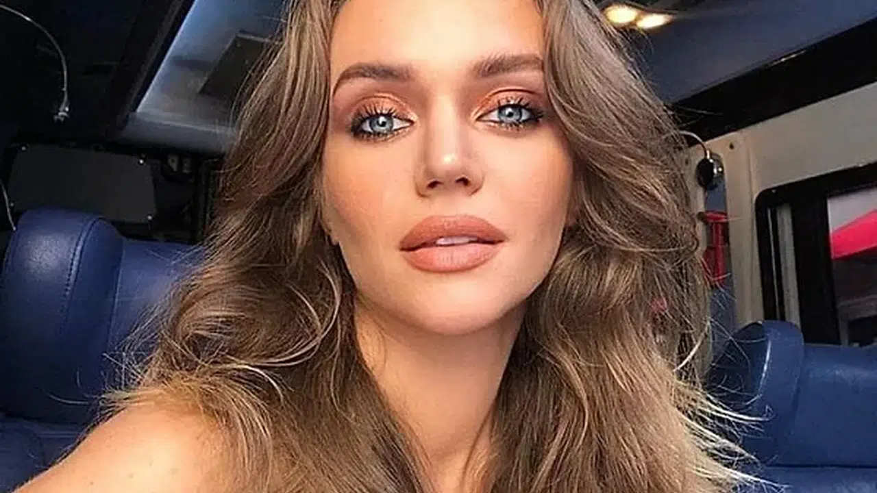 Ecem Karavus Kimdir? Oyunculuk Kariyeri ve Özel Hayatı Hakkında Bilgiler