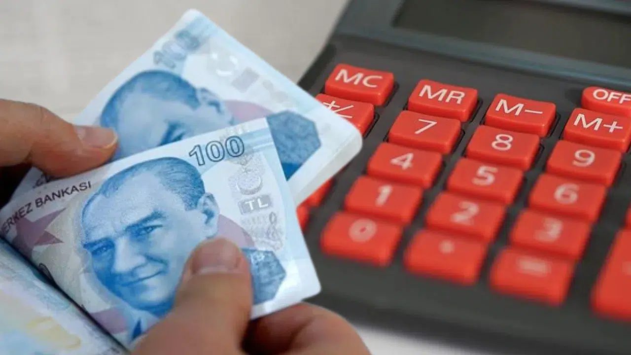 Emekli bayram ikramiyesi ne kadar olacak? Uzman isim açıkladı