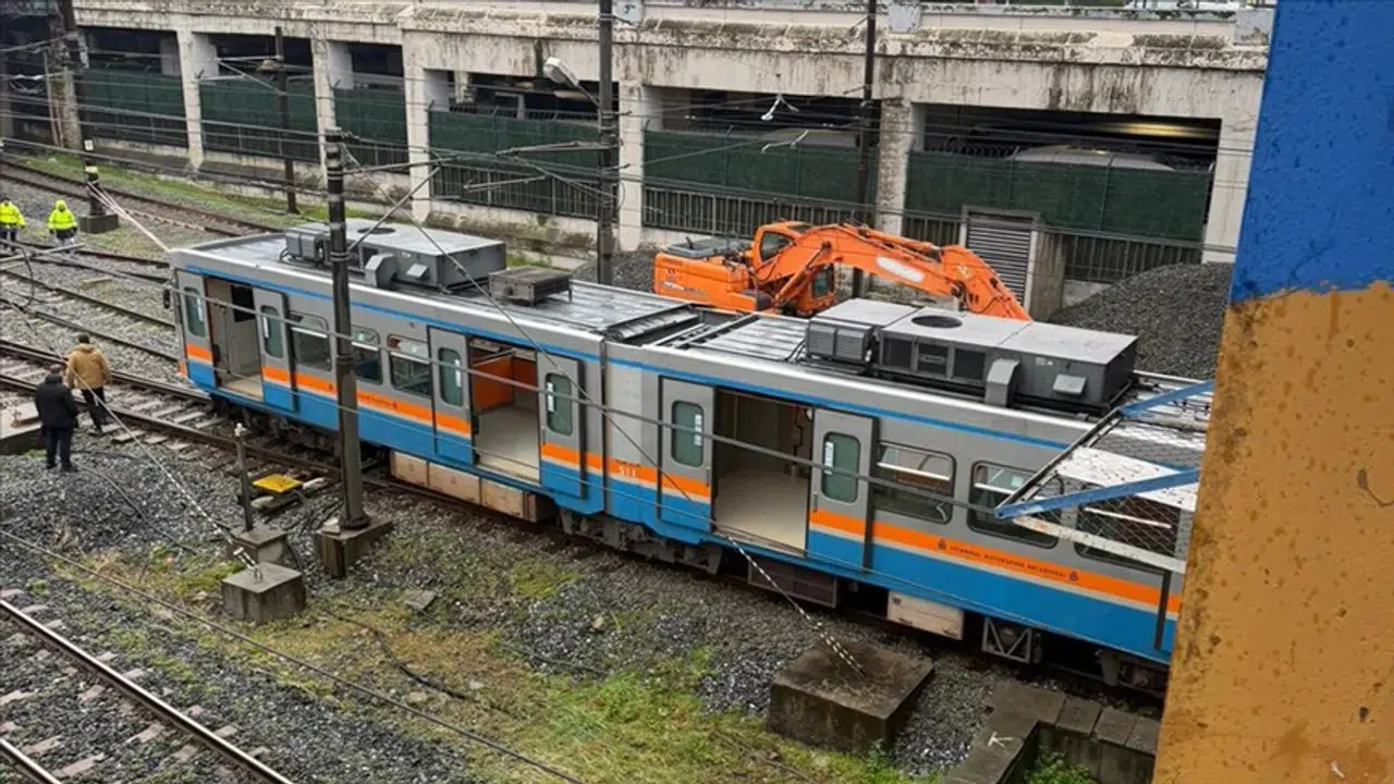 Esenler’de metro seferleri durdu mu, seferler ne zaman başlayacak? Esenler'de metro neden raydan çıktı?