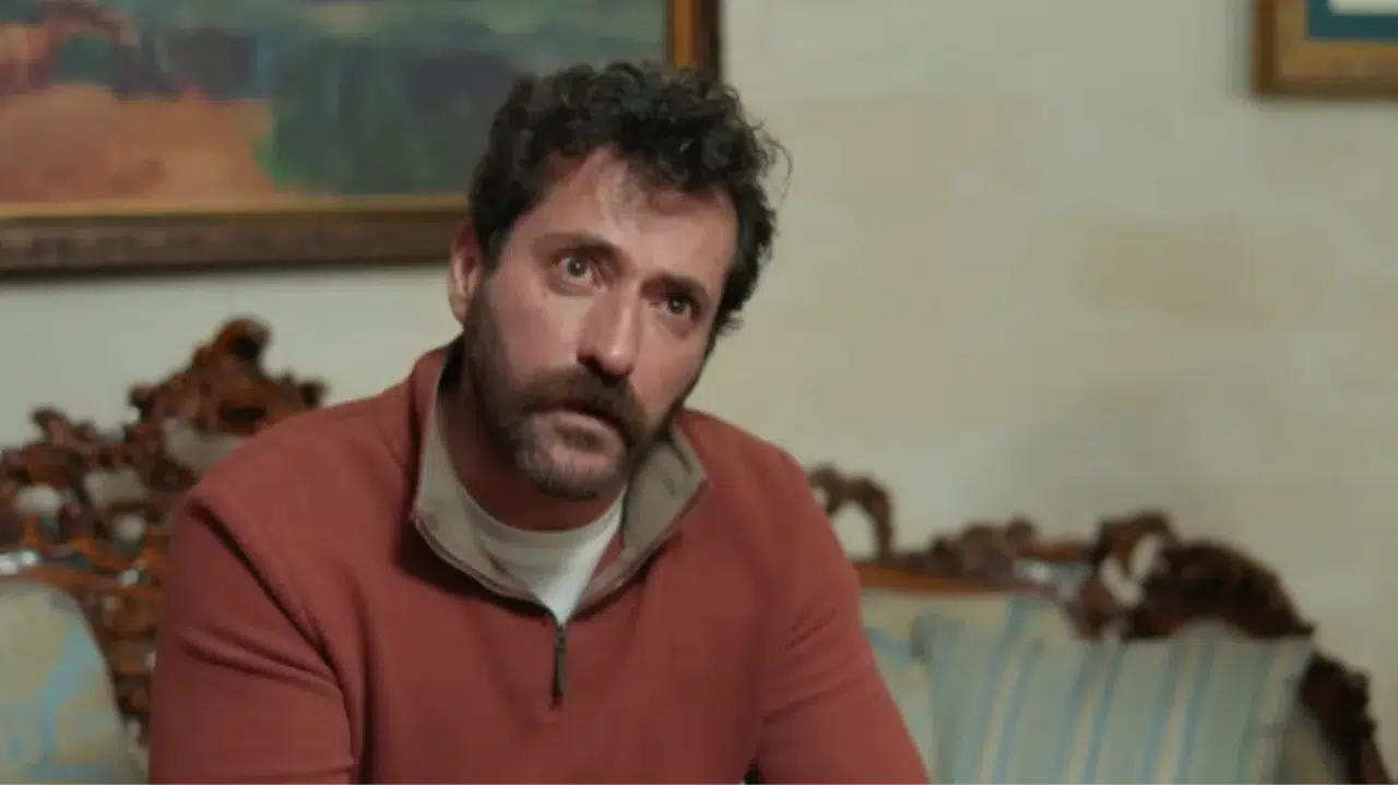 Uzak Şehir dizisinde Boran karakterini canlandıran Burç Kümbetlioğlu kimdir?