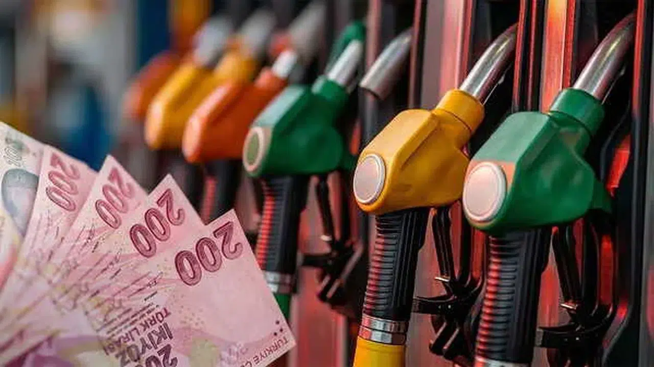 Akaryakıt fiyatlarına yeni zam geliyor: Gece yarısı değişiklikler yapılacak