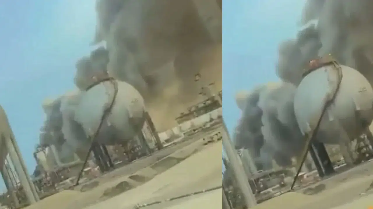 İran, Suudi Arabistan'ın En Büyük Petrol Rafinerisini Vurdu