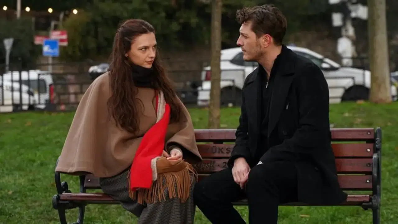 Koray, Rosa'nın Sırrını Öğreniyor: Aynı Yağmur Altında 5. Bölümünde Neler Olacak?