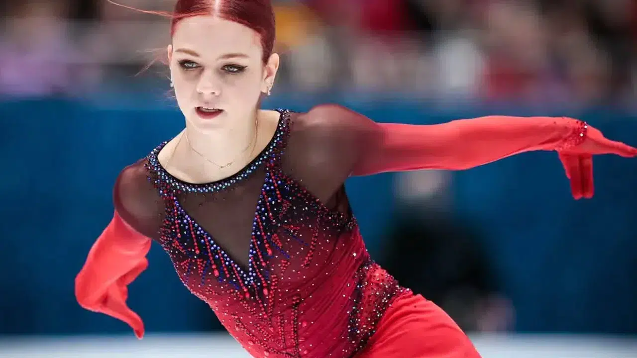 Dörtlülerin kraliçesi olarak bilinen Alexandra Trusova kimdir, kaç yaşında ve nereli?