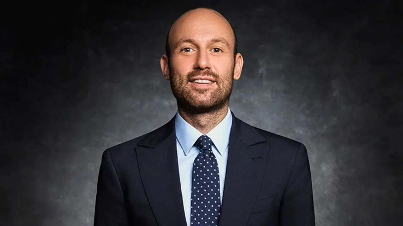 Onur Güvenatam kimdir? Hande Erçel'in sevgilisi kim, kaç yaşında ve mesleği nedir?