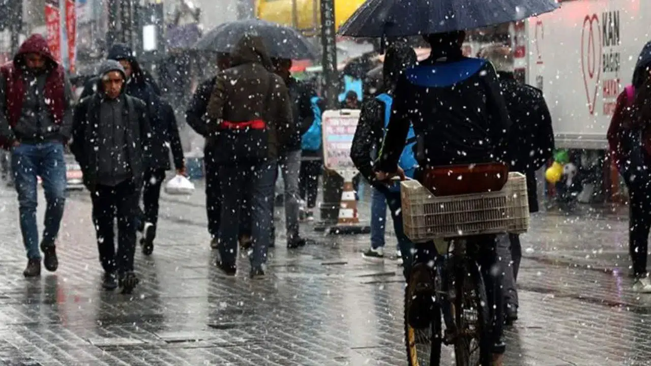 18 il için kar ve sağanak yağış uyarısı : Hangi illerde yağmur yağacak?