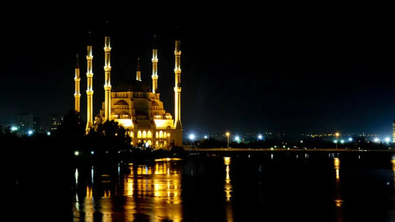 2026 Kadir Gecesi ne zaman, hangi dualar edilmeli?