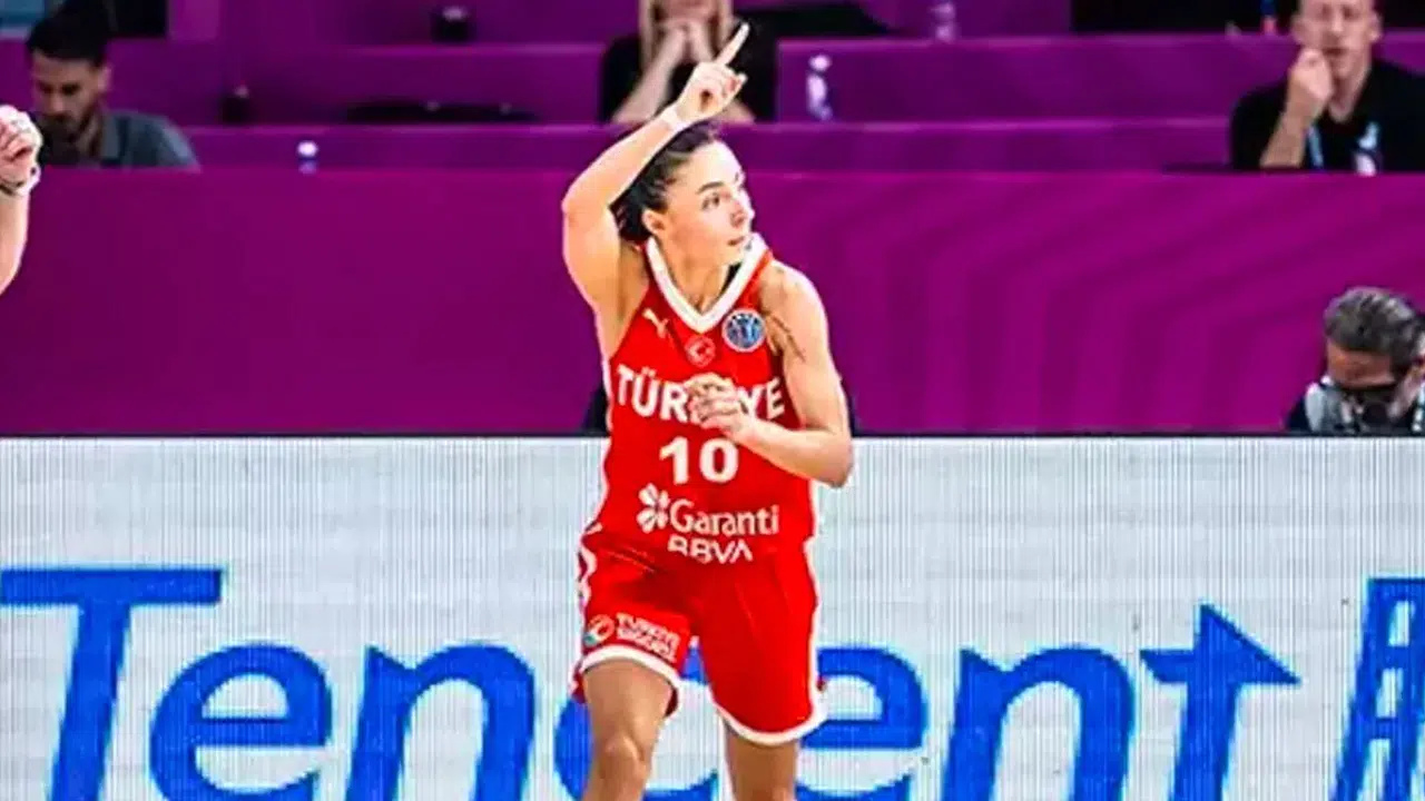 Şerife Alperi Onar kimdir, kaç yaşında, nereli ve hangi takımlarda oynadı?