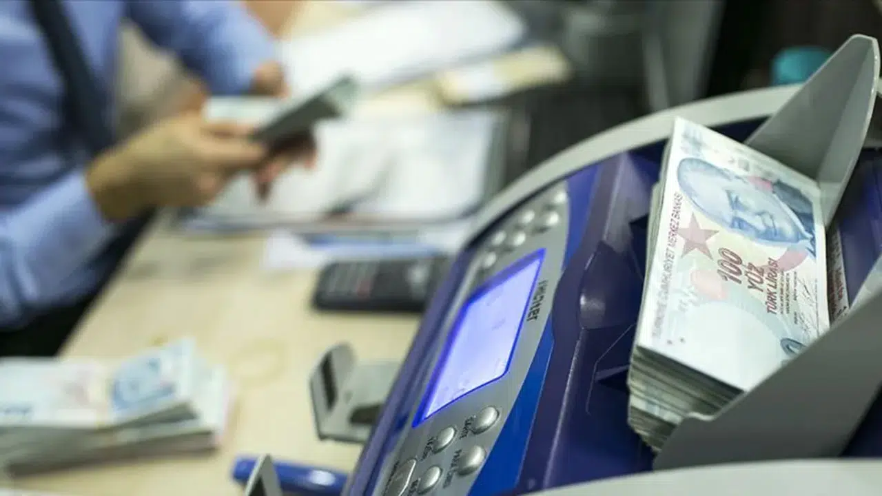 Arefe Günü Bankalar Açık Mı, Çalışma Saatleri Nedir?