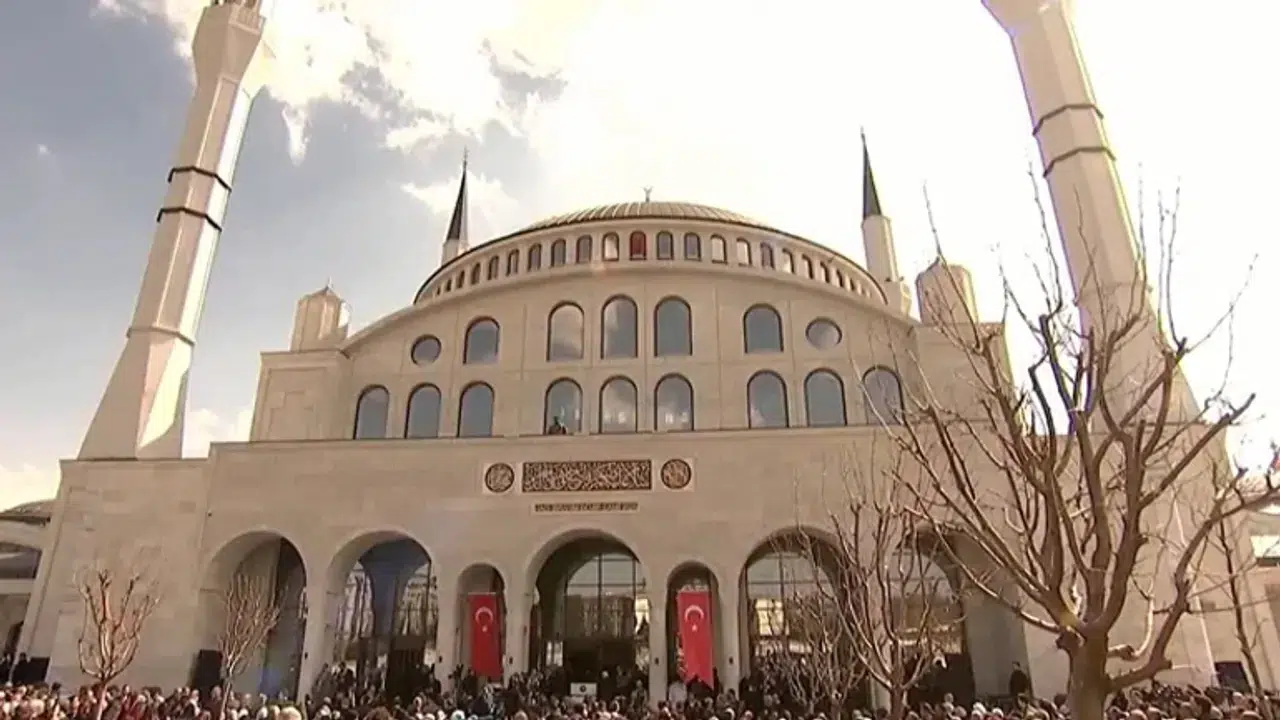 Hacı İbrahim Demir Kimdir ve Camiinin Özellikleri Neler?