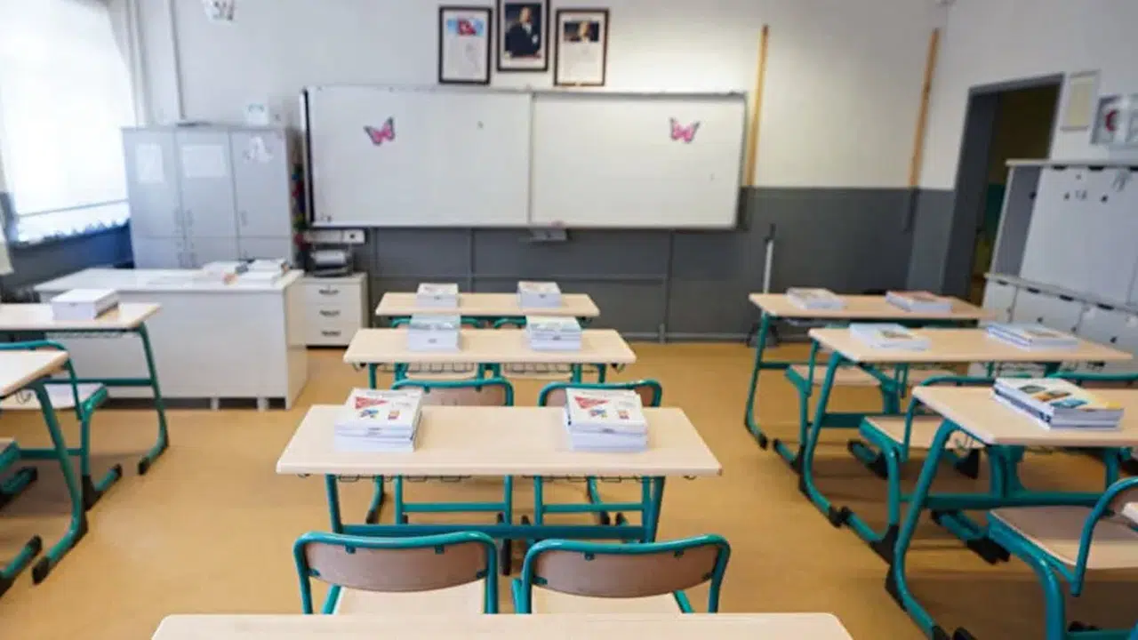 Yarın okullar tatil mi? Perşembe ve Cuma günü okul…