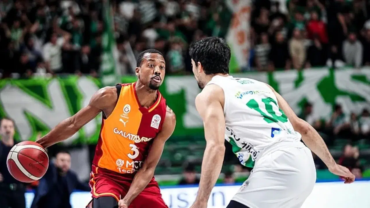 Galatasaray MCT Technic, Bursaspor Basketbol'u Evinde Farklı Mağlup Etti