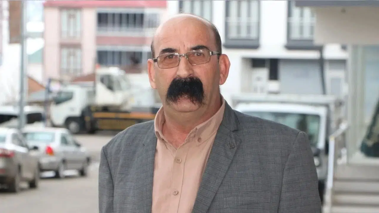 Orhan Avcı kimdir, bıyıklarını kesti mi? Bıyıksız hali nasıl?