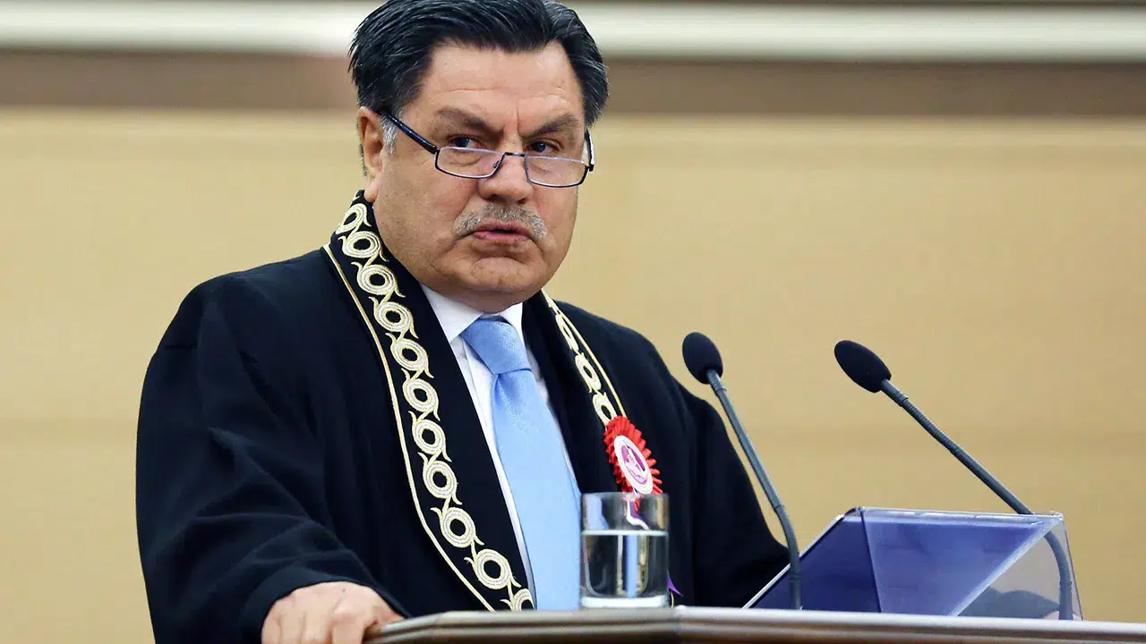 Haşim Kılıç kimdir? Eski AYM Başkanı Haşim Kılıç'ın yaşamı ve kariyeri hakkında detaylar