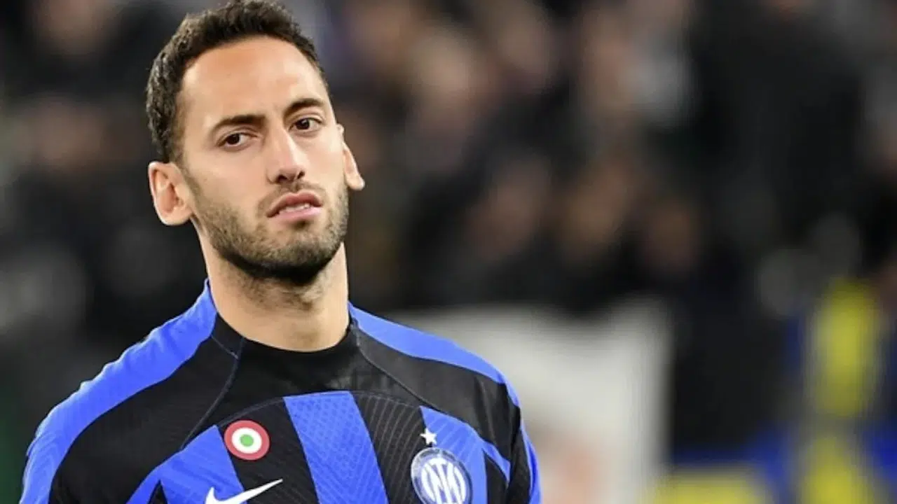 Hakan Çalhanoğlu Galatasaray'a transfer olacak mı? Menajeri duyurdu