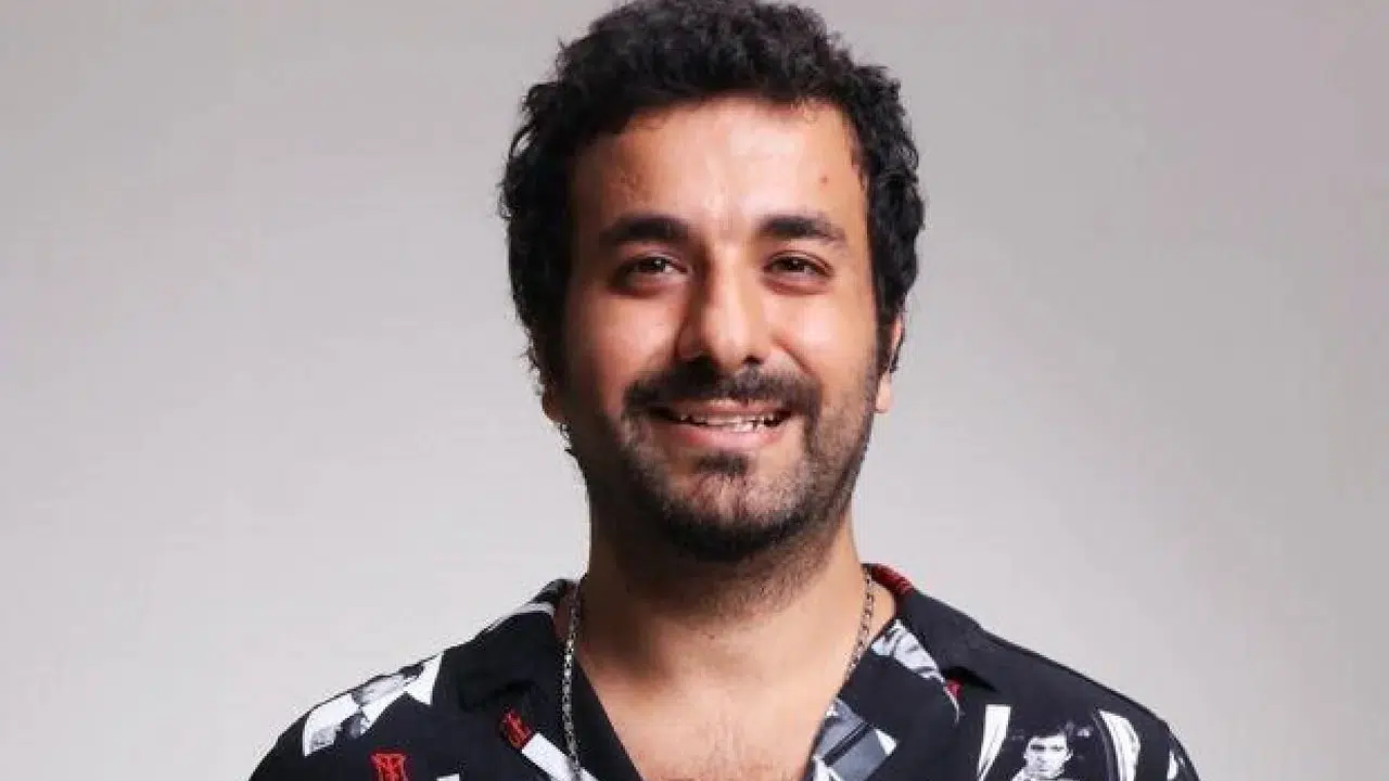 Hasan Can Kaya ve Duygu Karabaş Nişanlandı mı? Ünlü Çiftin Mutlu Anları Sosyal Medyada Gündem Oldu!