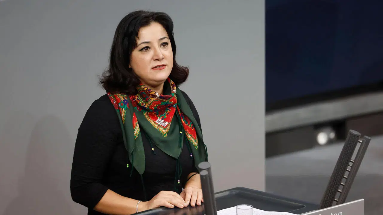 Almanya’da Türkiye Kökenli Vekil Gökay Akbulut’un Dokunulmazlığı Neden Kaldırıldı?