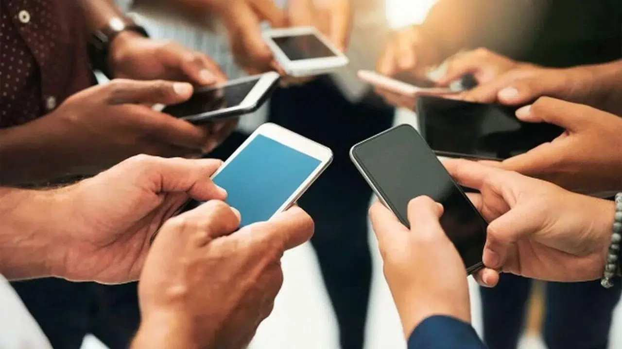 Xiaomi Yeni Uygun Fiyatlı Oyuncu Monitörü Redmi G27Q'yu Duyurdu