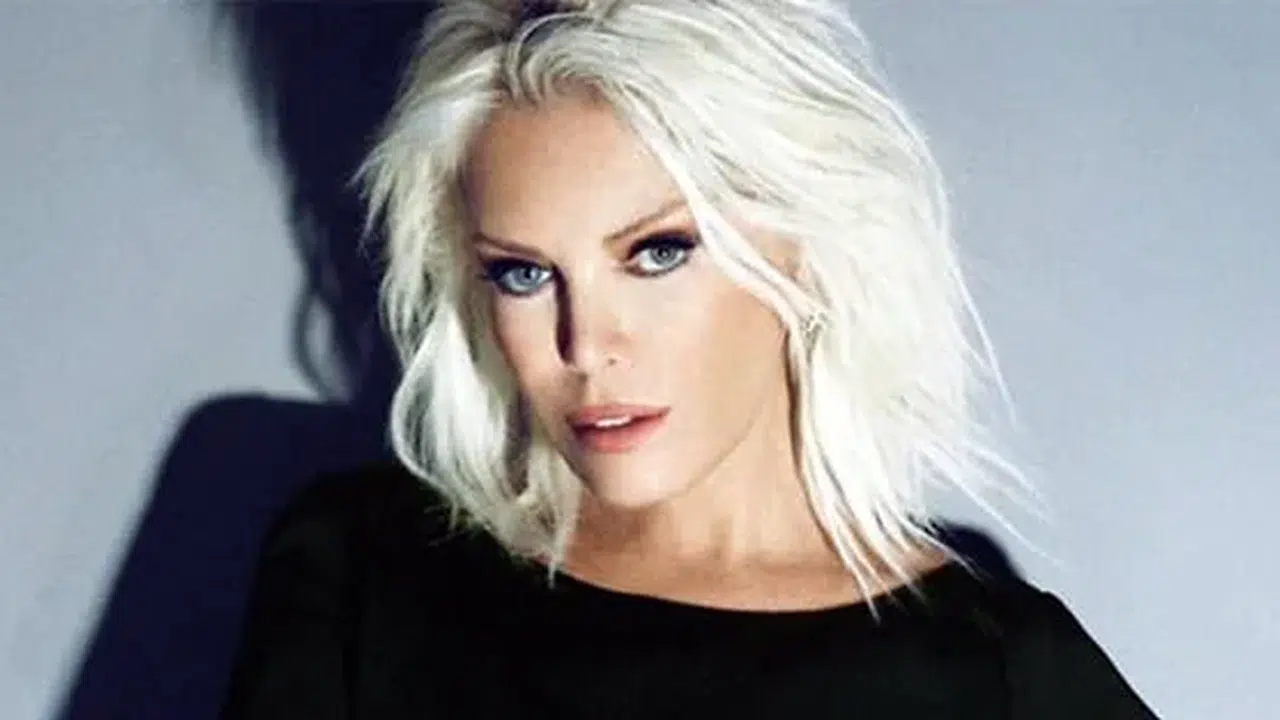 Ajda Pekkan kimdir ve 60 yılı aşan kariyeri nasıldır?