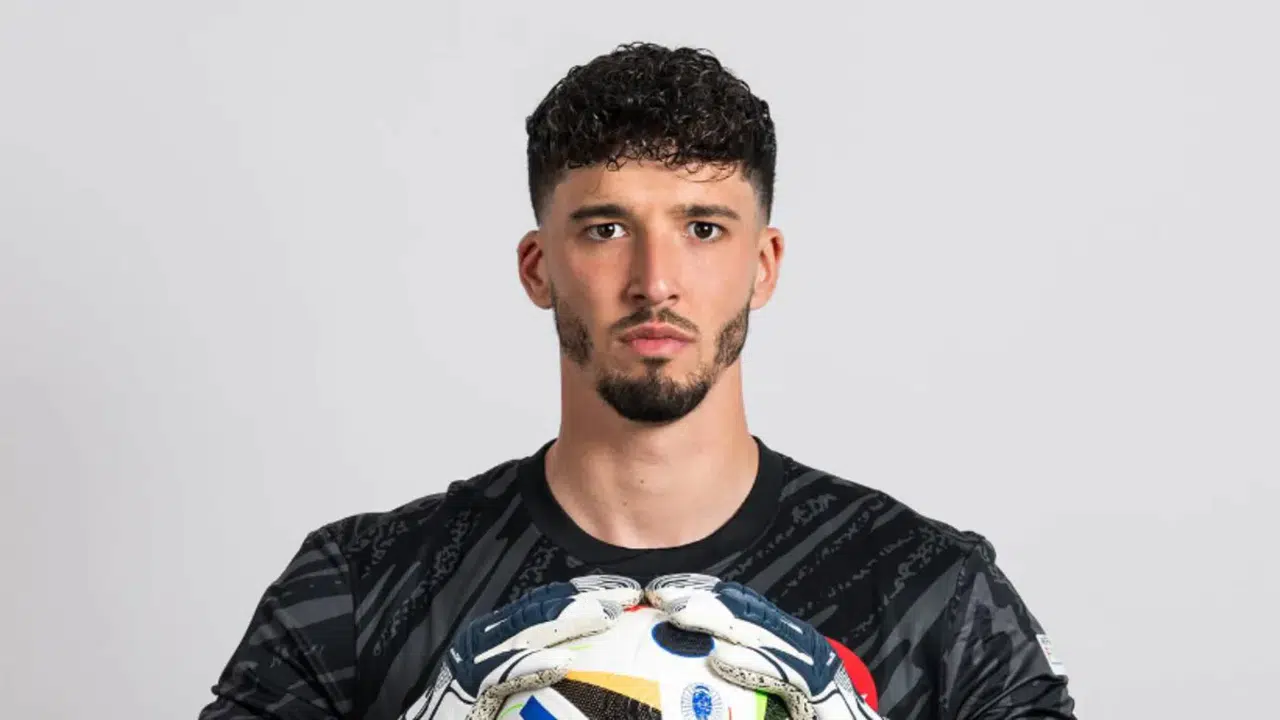 Altay Bayındır kimdir? Hangi takımlarda oynadı ve kaç yaşında?