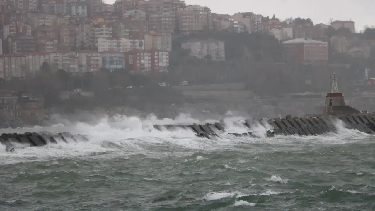 İstanbul'da yarın hava nasıl olacak? Perşembe günü İstanbul'da yağış var mı?