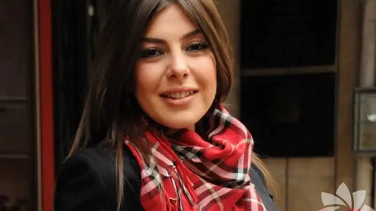 Çirkin dizisinde Hande karakterini canlandıran Gözde Kansu kimdir ve Hande'nin hikayesi nedir?