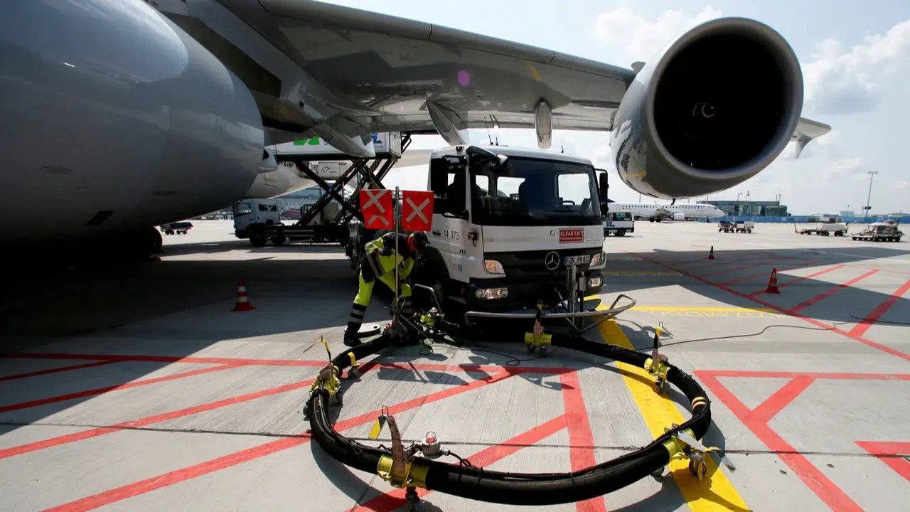 Yükselen petrol fiyatları avrupa havacılığını tehdit ediyor mu?